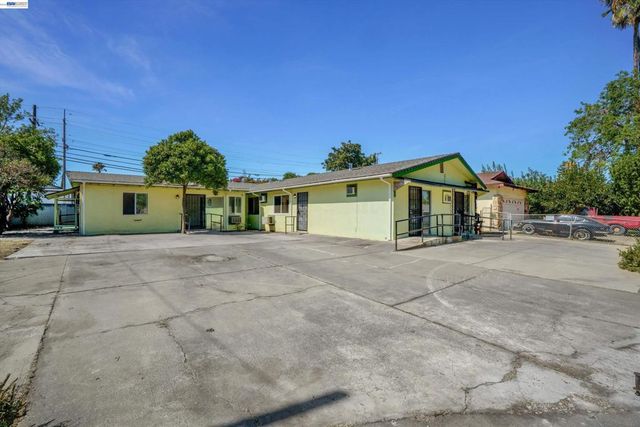 202 Arc Ave, Stockton