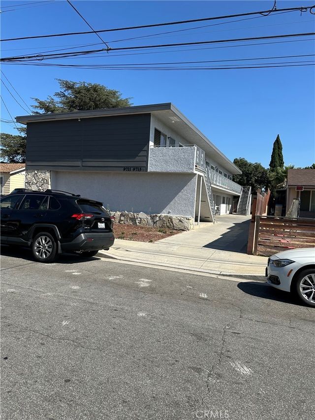 9711 Laurel, Bellflower