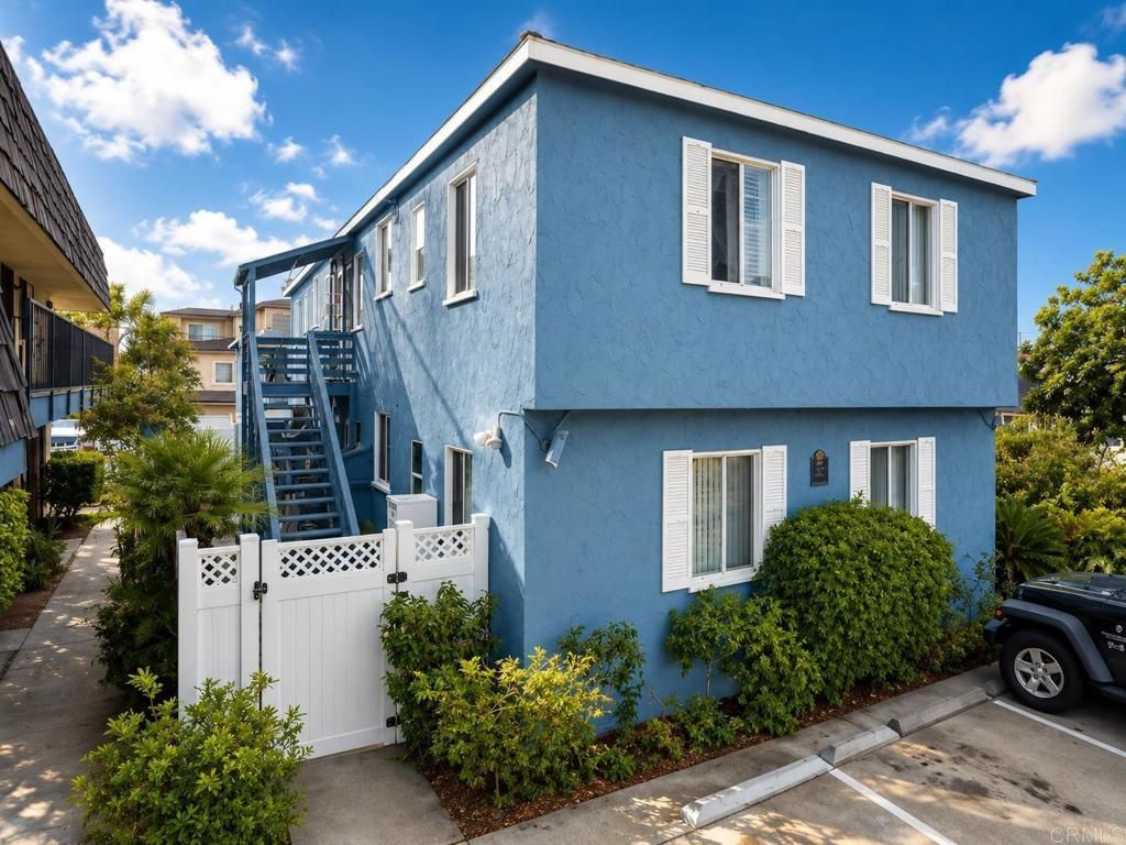 849 855 Emerald Street, San Diego