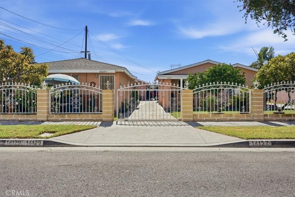14127 Colorado Ave, Paramount