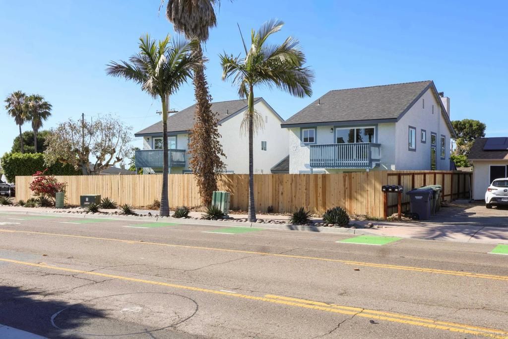 658 660 Santa Fe Dr., Encinitas