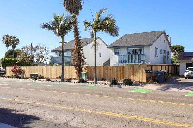 658 660 Santa Fe Dr., Encinitas