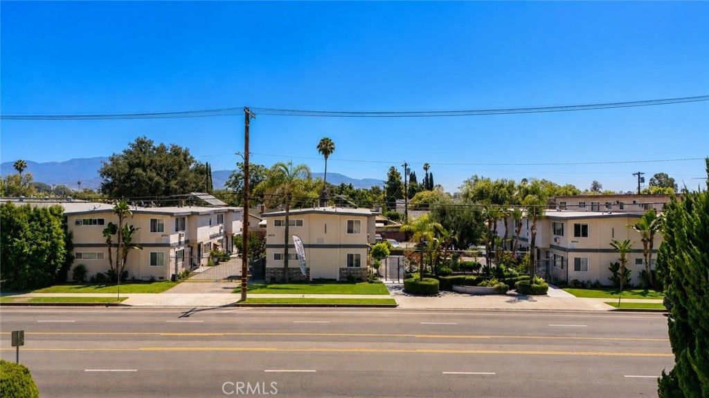 6944 Coldwater Canyon Avenue, North Hollywood