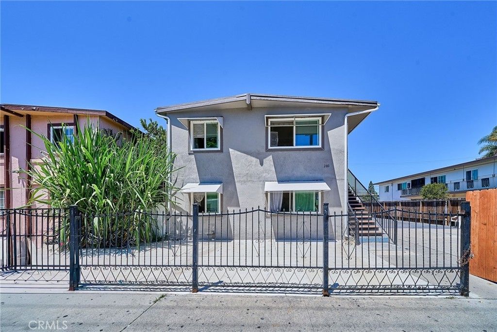 2001 W Myrtle, Santa Ana