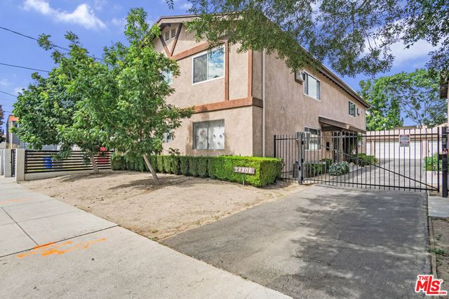 24802 Walnut Street, Santa Clarita