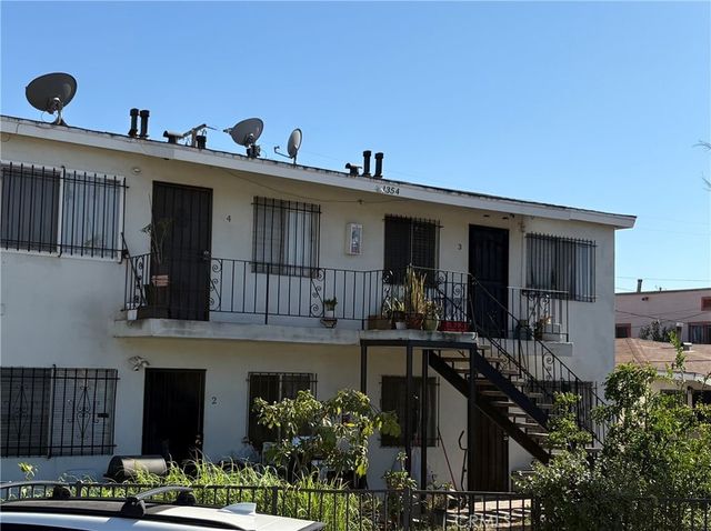 1354 E Wesley, Long Beach
