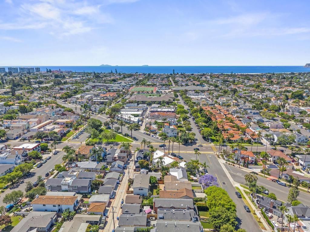 349 51 G, Coronado
