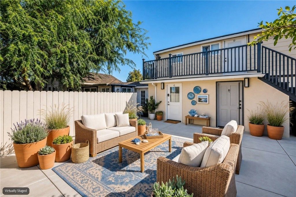 2653 Santa Ana, Costa Mesa
