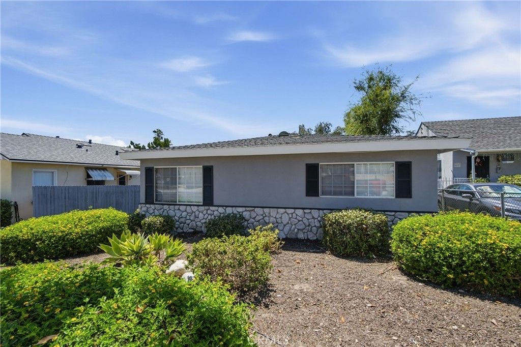 2152 E Washington, Pasadena