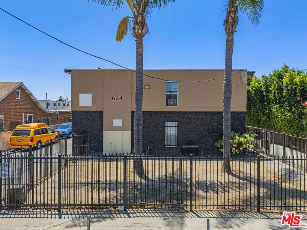634 W 92nd Street, Los Angeles