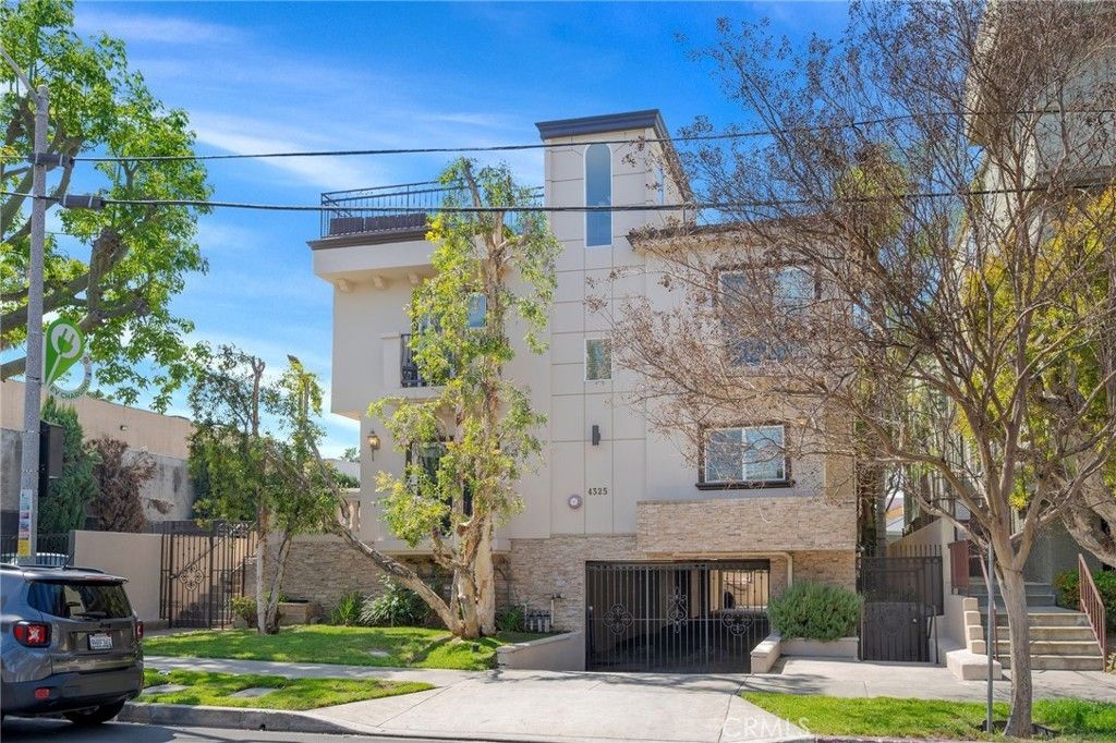 4325 Stern Avenue, Sherman Oaks