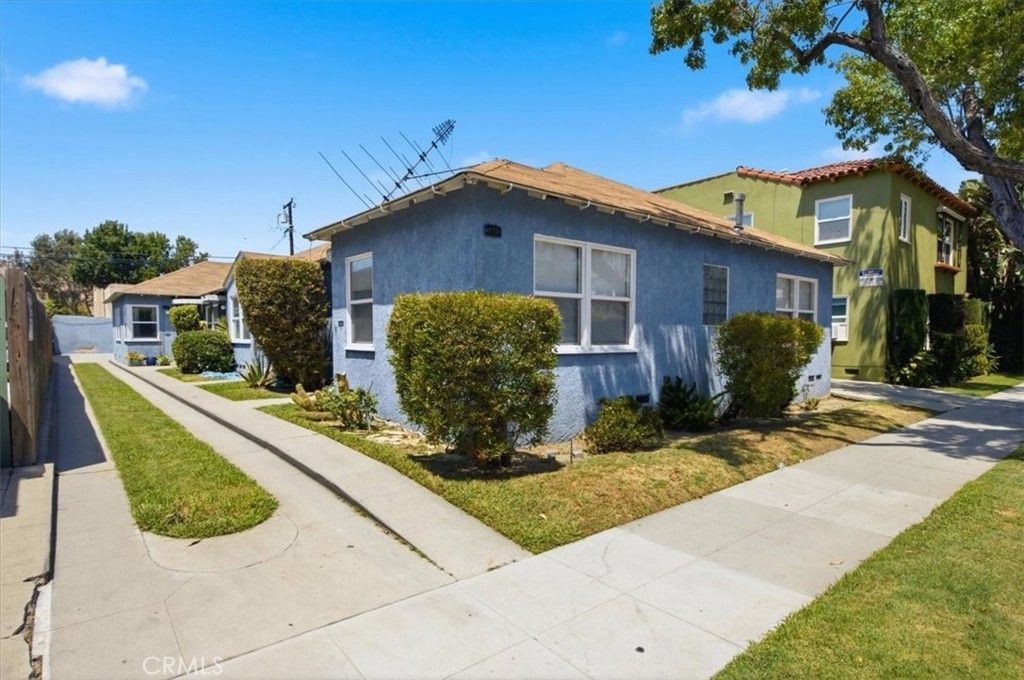 2441 Cedar Avenue, Long Beach