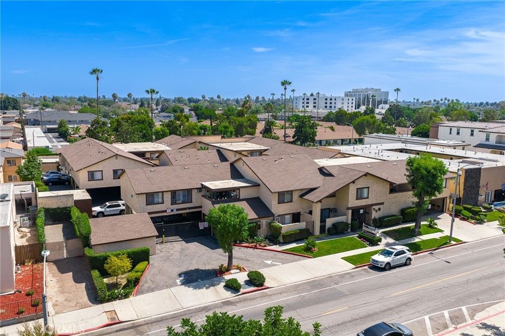 918 W Romneya Drive, Anaheim