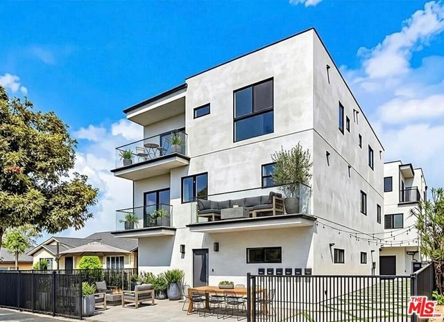 4703 Saturn Street, Los Angeles