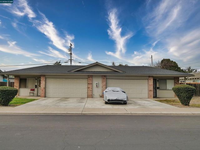 221 Kingston Lane, Modesto