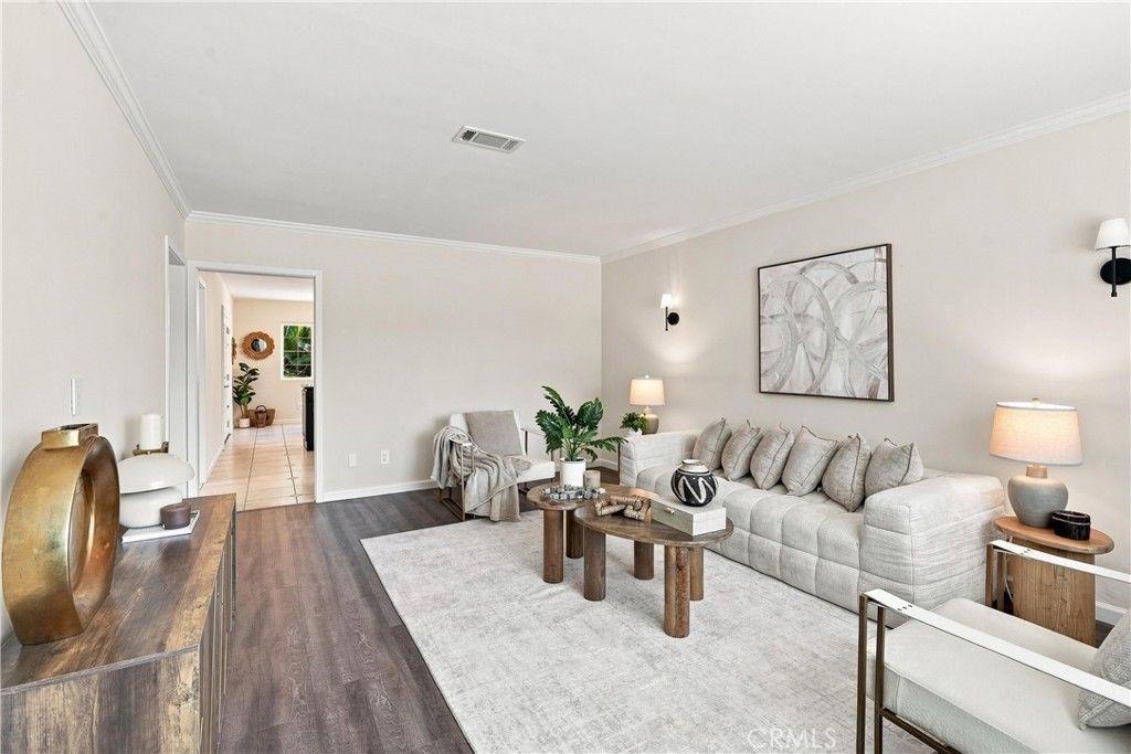 7635 Fallbrook, West Hills