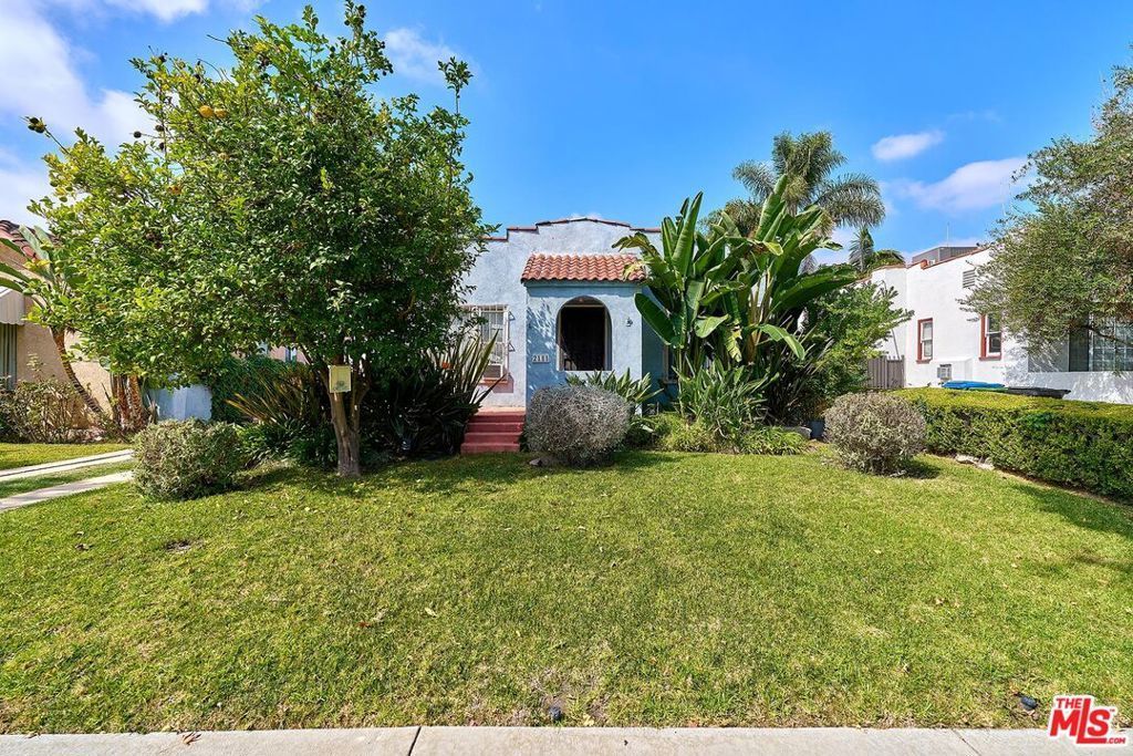 2115 S Mansfield Avenue, Los Angeles