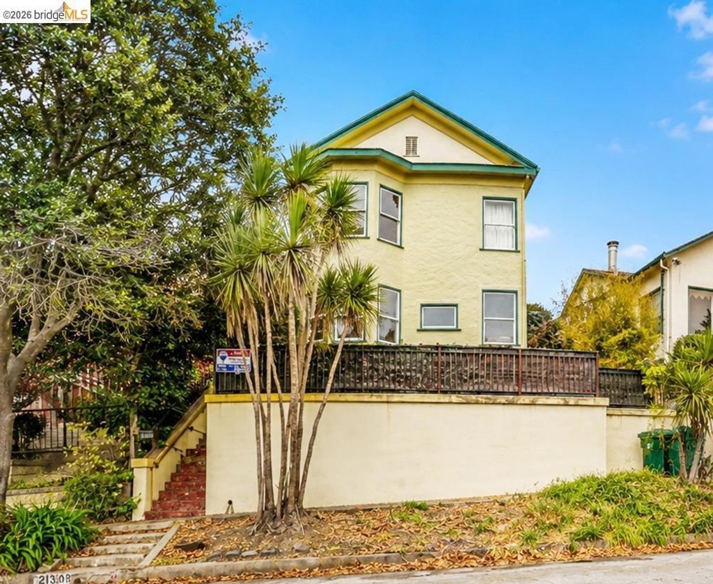 213 Nicholl Ave, Richmond