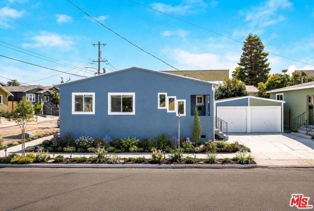 5726 5718 Los Angeles Street, Emeryville