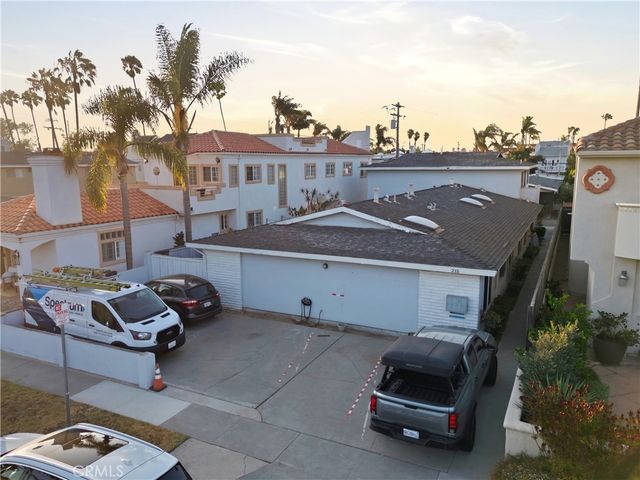215 Detroit Avenue, Huntington Beach