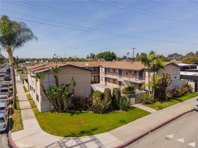 5503 5511 Cherry Avenue, Long Beach