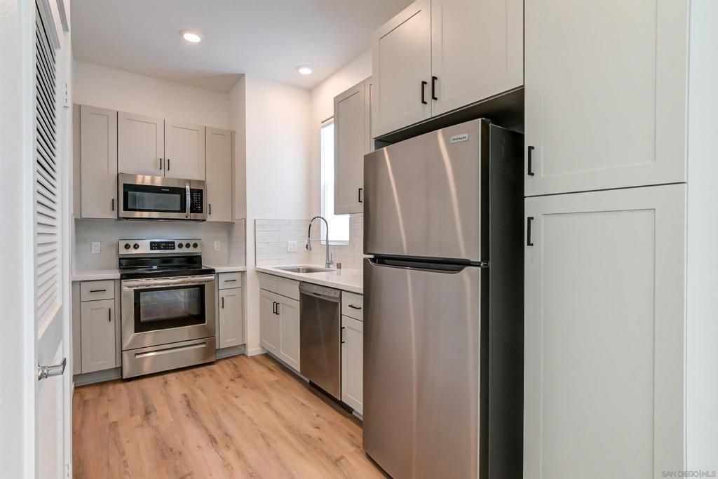 2054 58 N Highland Ave, San Diego