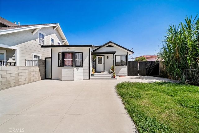 1221 W 88th, Los Angeles