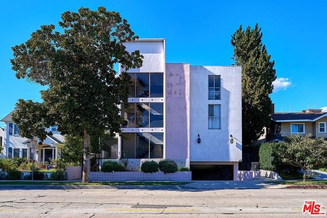 695 S Norton Avenue, Los Angeles
