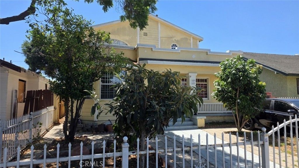 1326 E 9th Street, Long Beach