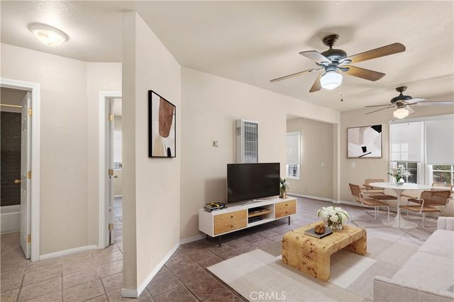 7319 S Normandie, Los Angeles