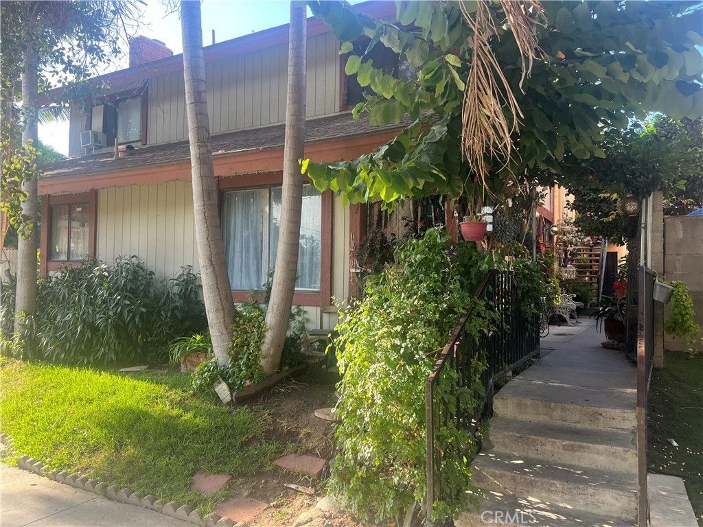 701 E Chestnut, Santa Ana