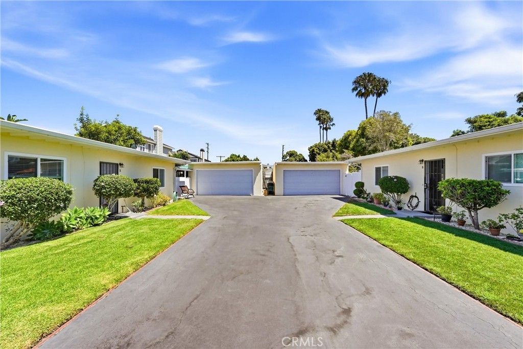 220 Knox Place, Costa Mesa