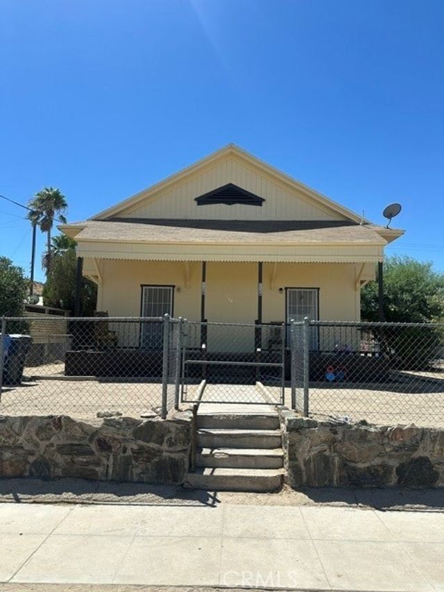 112 E Cottage, Barstow