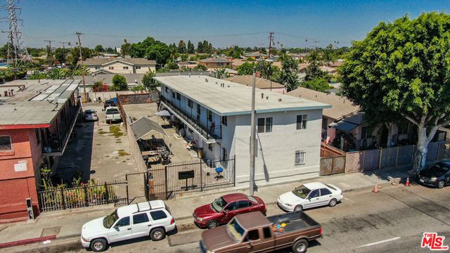 9021 Compton Avenue, Los Angeles