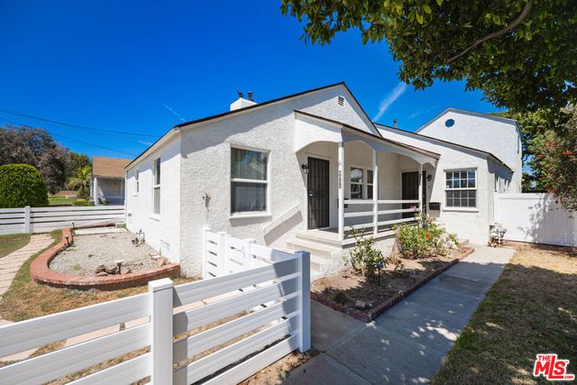 6029 W 86th Place, Los Angeles