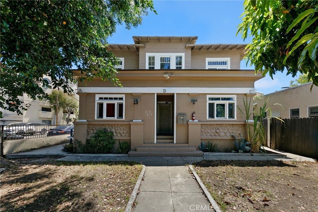 1636 N Stanton, Long Beach