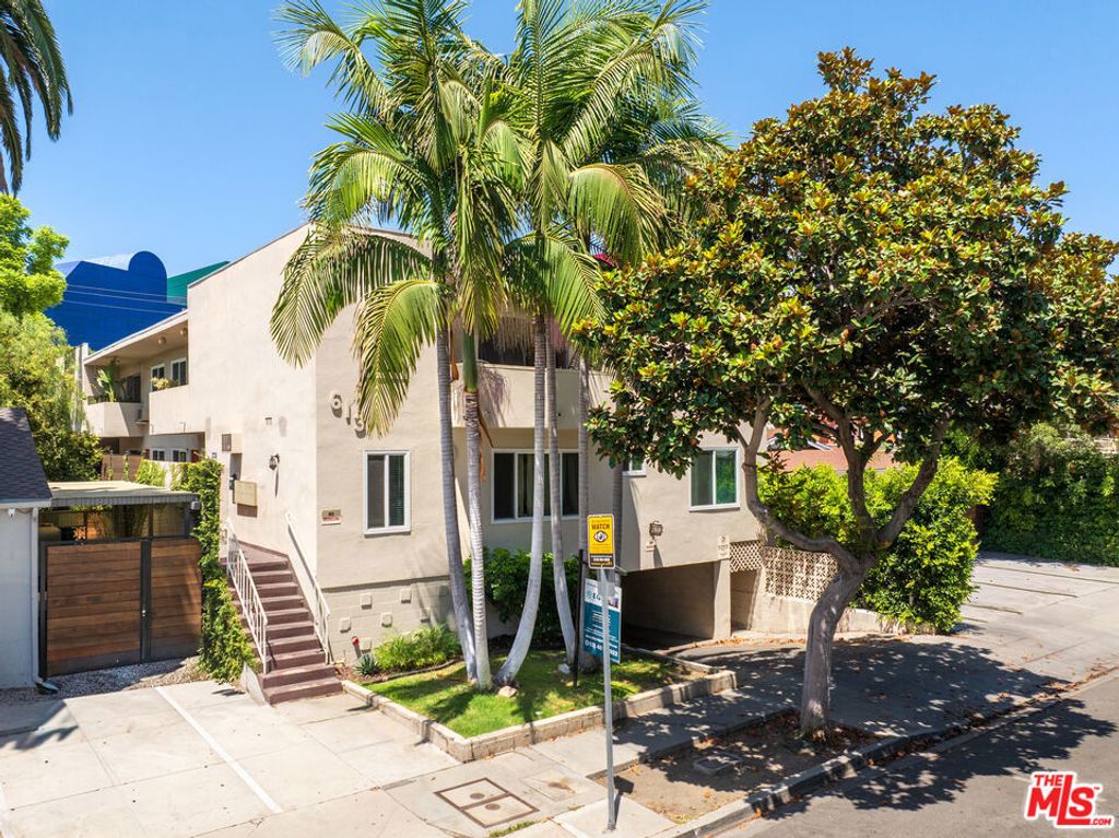 613 Westbourne Drive, West Hollywood