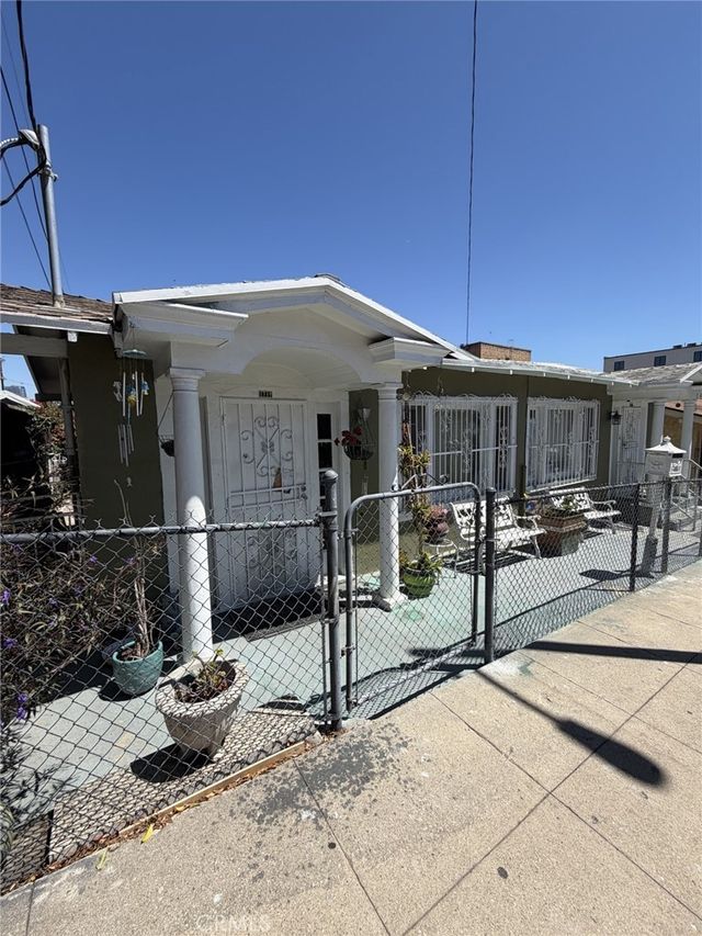 1710 S New Hampshire, Los Angeles