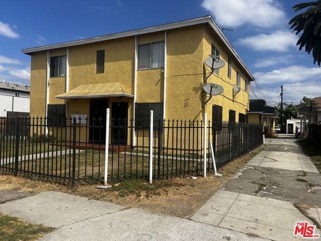 639 W 80th Street, Los Angeles