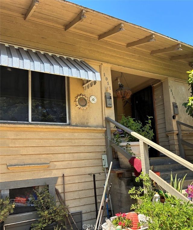 1911 Echo Park Avenue, Los Angeles