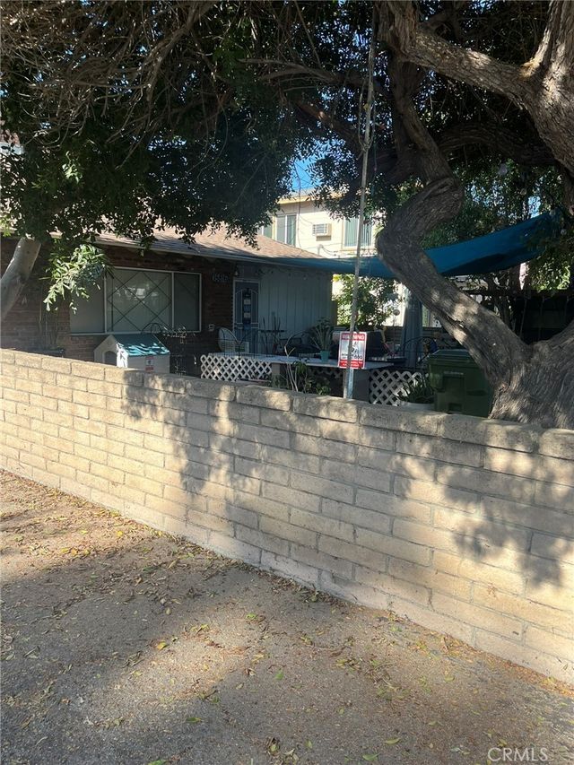 15816 Sherman Way, Van Nuys