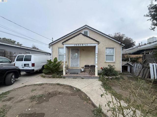 10209 & 10211 Pippin St, Oakland