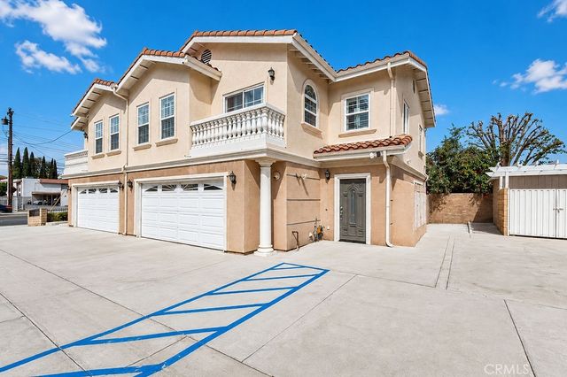 7592 Artesia, Buena Park