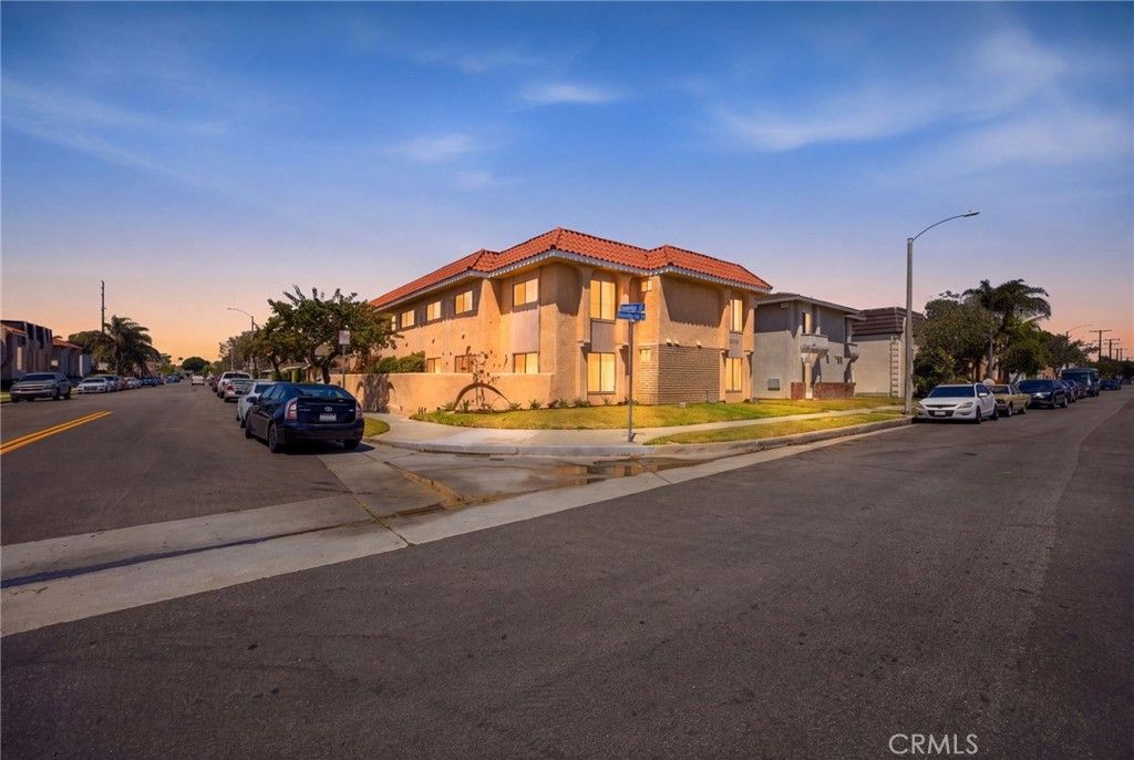 1501 Huntington Street, Huntington Beach