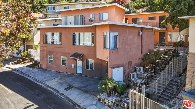 3815 Don Tomaso Drive, Los Angeles
