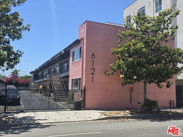 6121 Crenshaw Boulevard, Los Angeles
