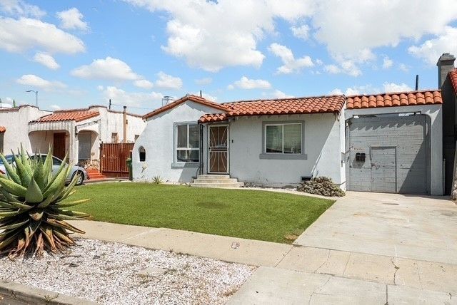 2149 W 80th, Los Angeles