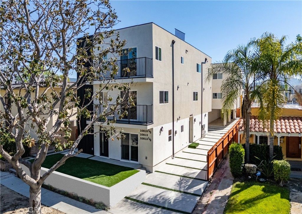 10810 Hesby, Los Angeles