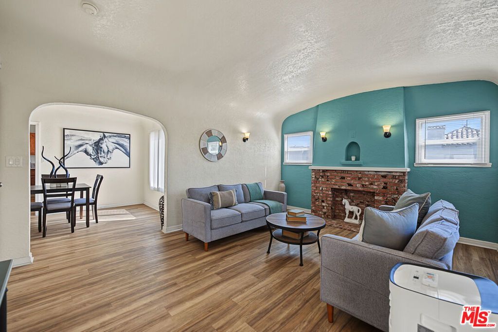 1610 Hauser Boulevard, Los Angeles