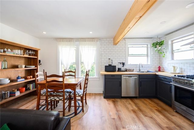 451 W 10th, Long Beach